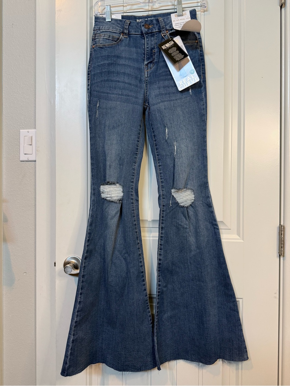 Rewash High Rise Fit and Flare Blue Jeans size 1/25 Bell Bottom Jeans Curvy Fit